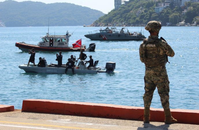 La claudicación del poder civil frente a la autonomía militar: el poder a la Marina